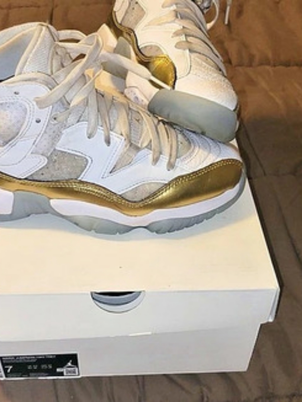 Nike Air Jordan 7 Retro White & Gold US 7.5 Like New